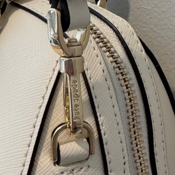 AUTHENTIC KATE SPADE NY crossbody Dolly Duffle in Meringue pre-owned - Picture 9 of 13